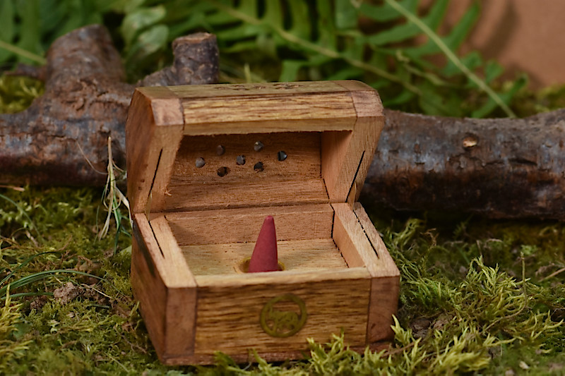 Boîte en bois pour cônes